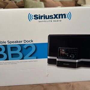 BB2 Portable Speaker Dock - Black